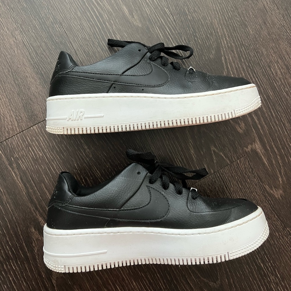 Nike Women’s Air Force 1’s Size 9